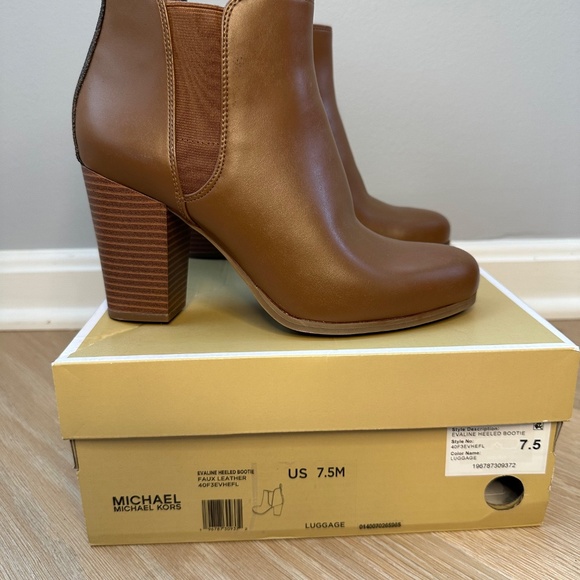 Michael Kors women’s Evaline heeled bootie size 7.5 luggage color. - Picture 1 of 5